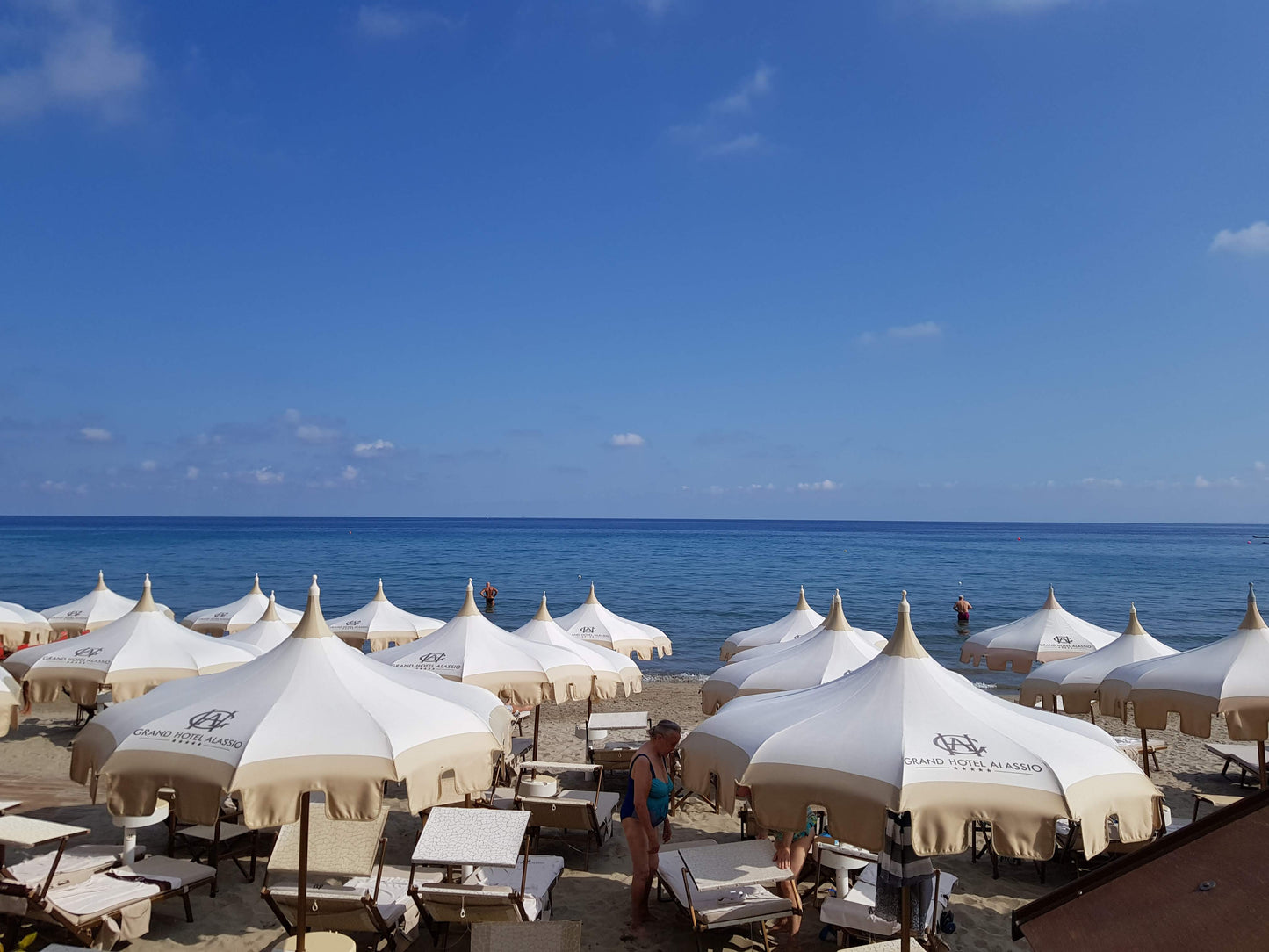 BT34 Alassio. Day at the beach-summer haze