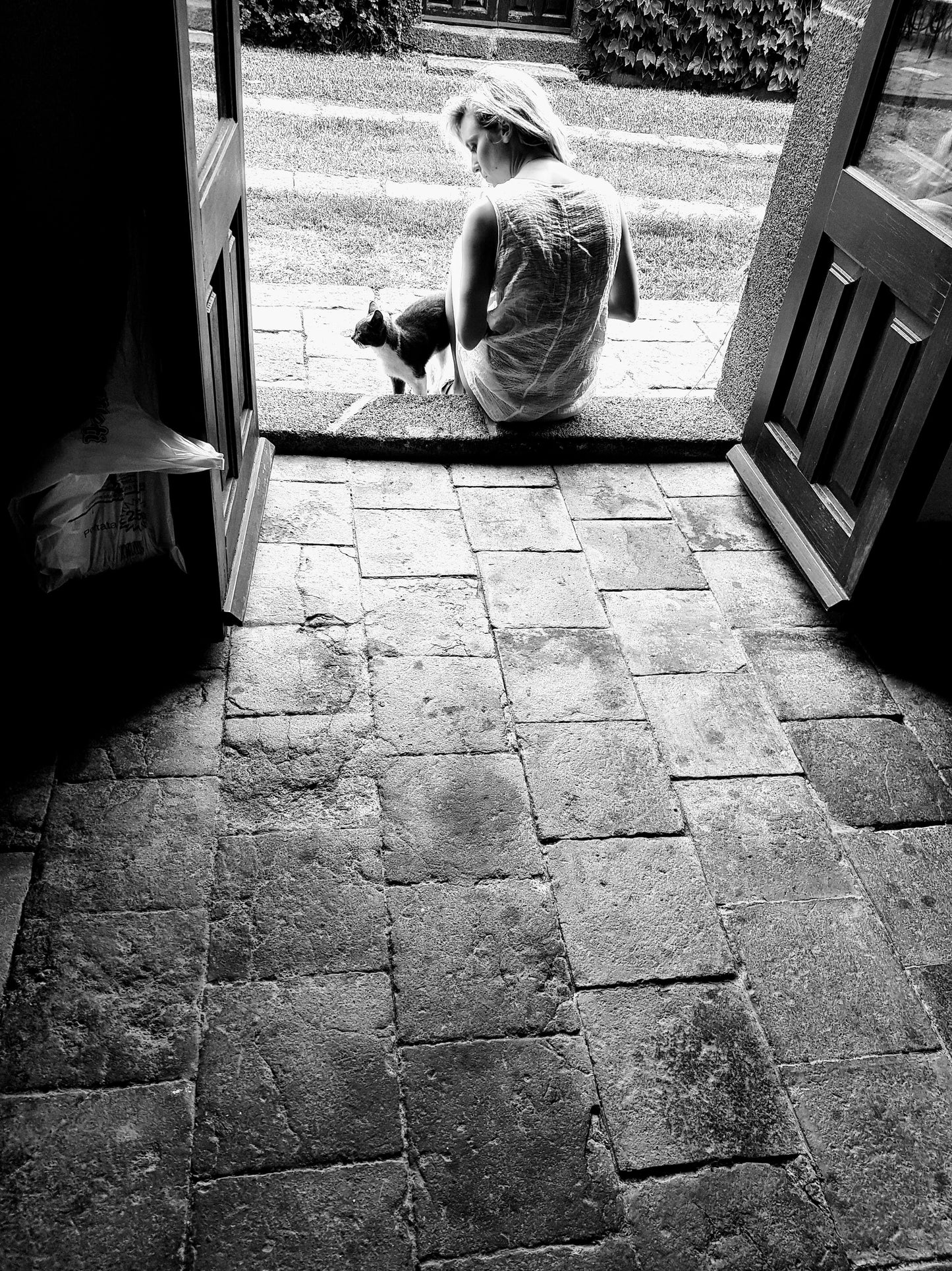 BT46 Villa in Sicily. "Girl with Cat". BW