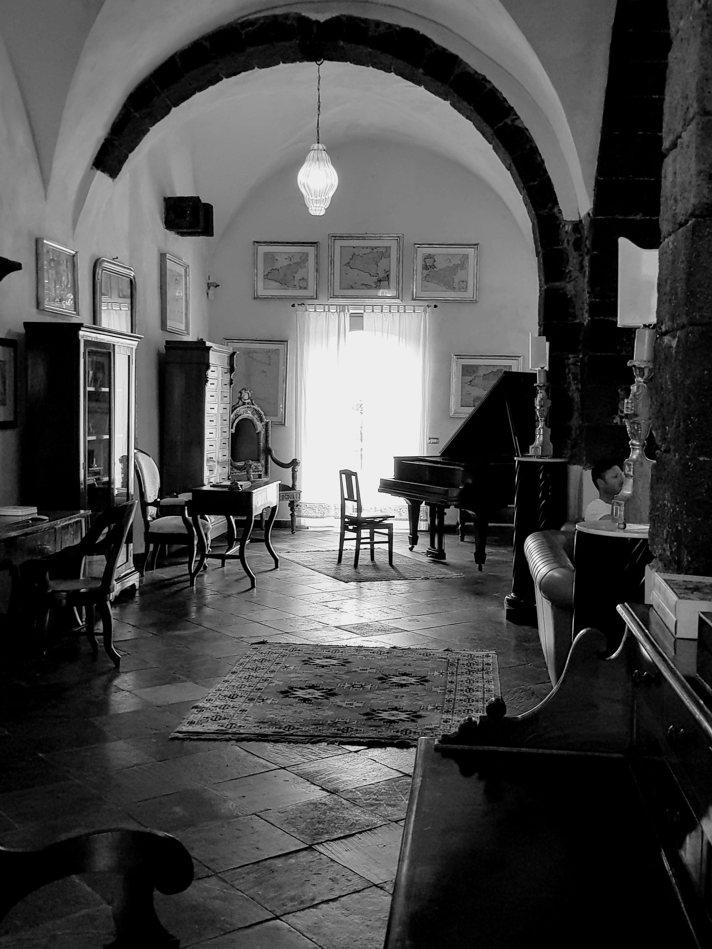 BT48 Villa in Sicily. "Waiting". BW