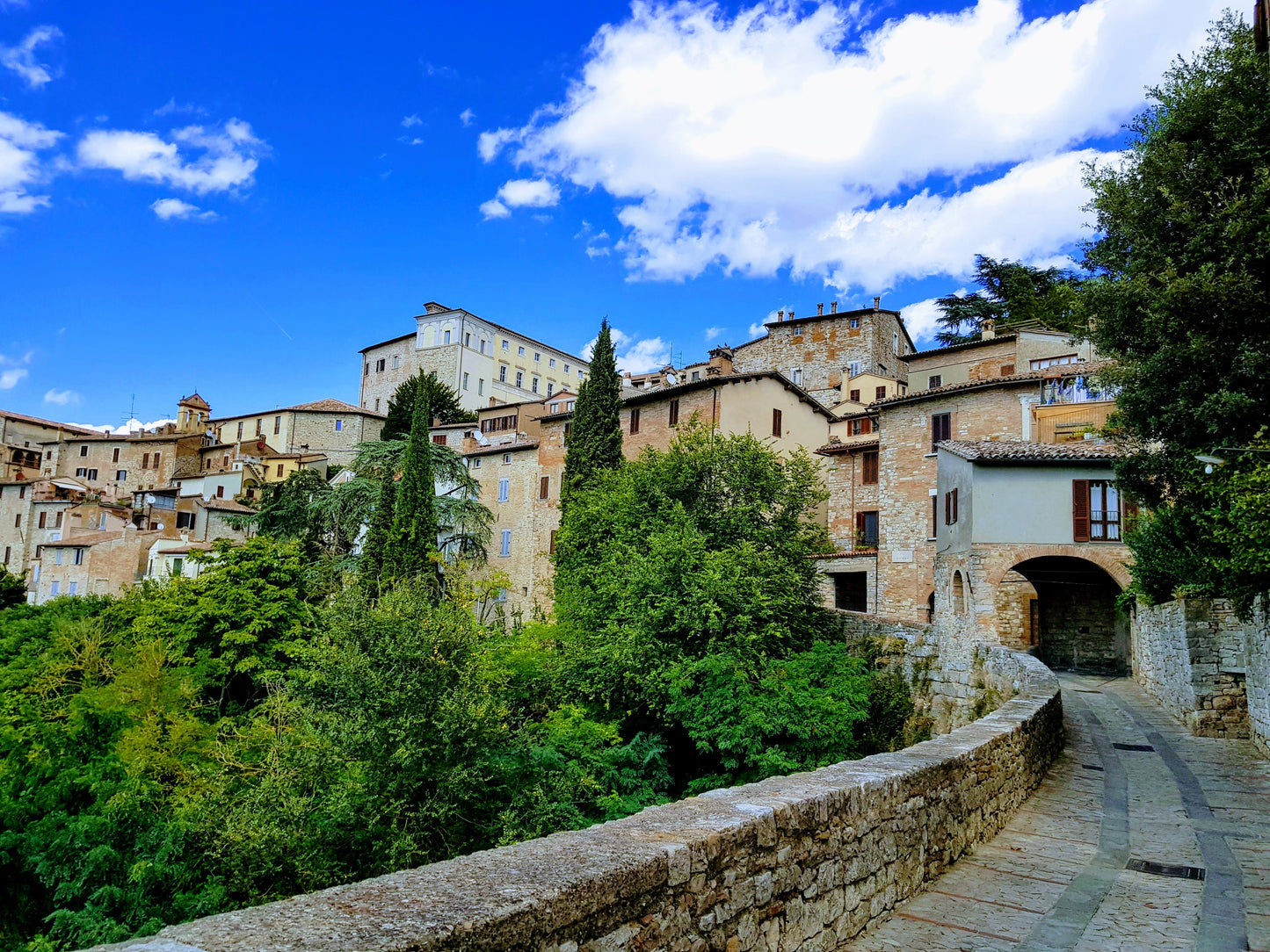 BT53 Approach to Montepulciano