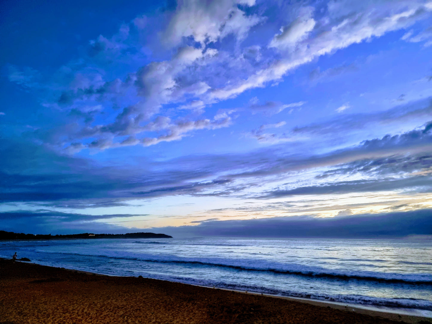 Dawn on Dee Why: photography-dawn blues
