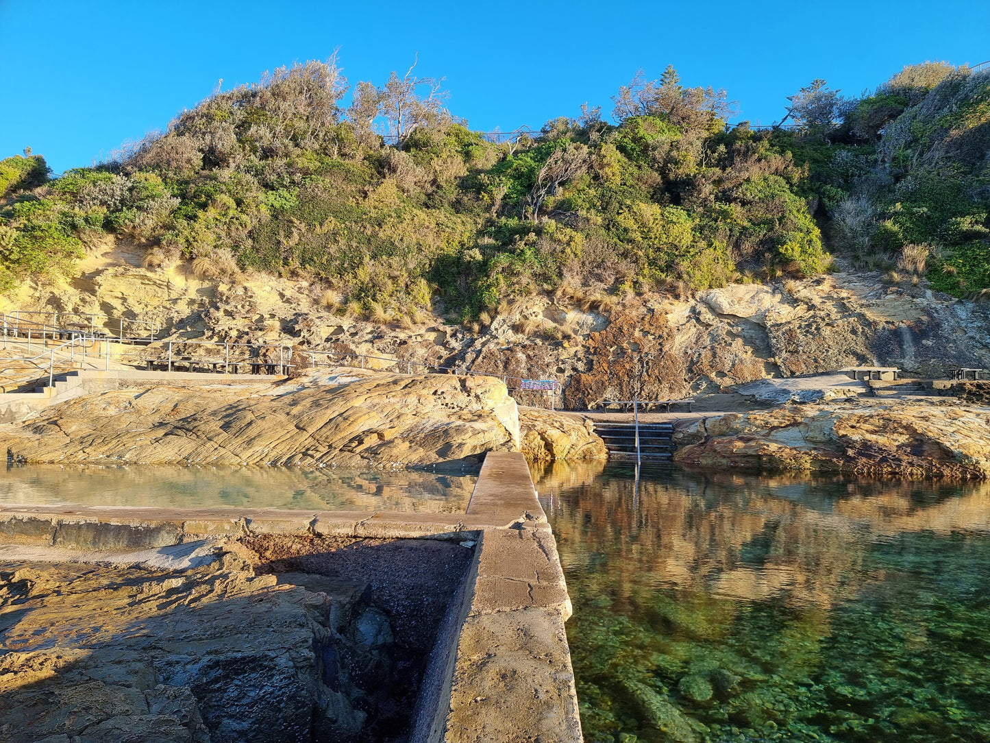 BT9 Blue Pool on the rocks