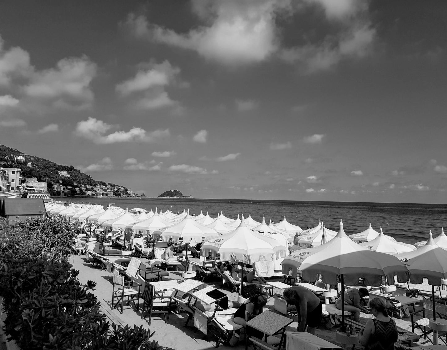BT33 Alassio, Ligurian Coast. Day at the beach BW